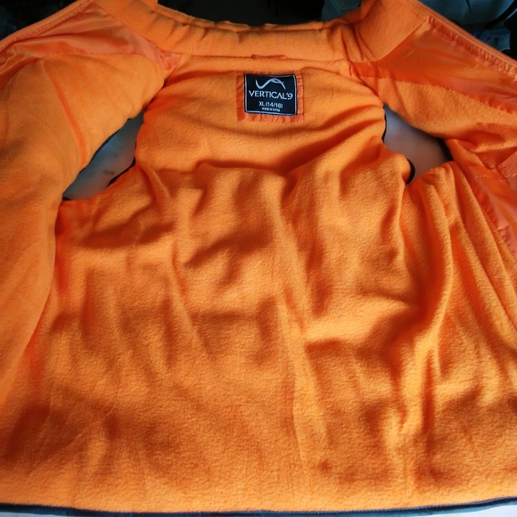 Vertical '9 Bright Puffer Vest - Picture 5 of 10